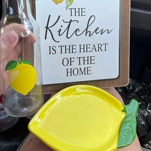 Lemon kitchen decor